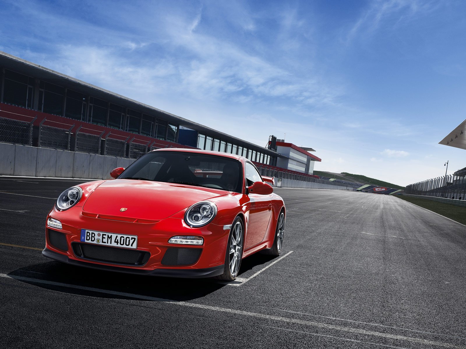 porsche 911 gt3 piste intérieur rouge départ voiture de sport asphalte