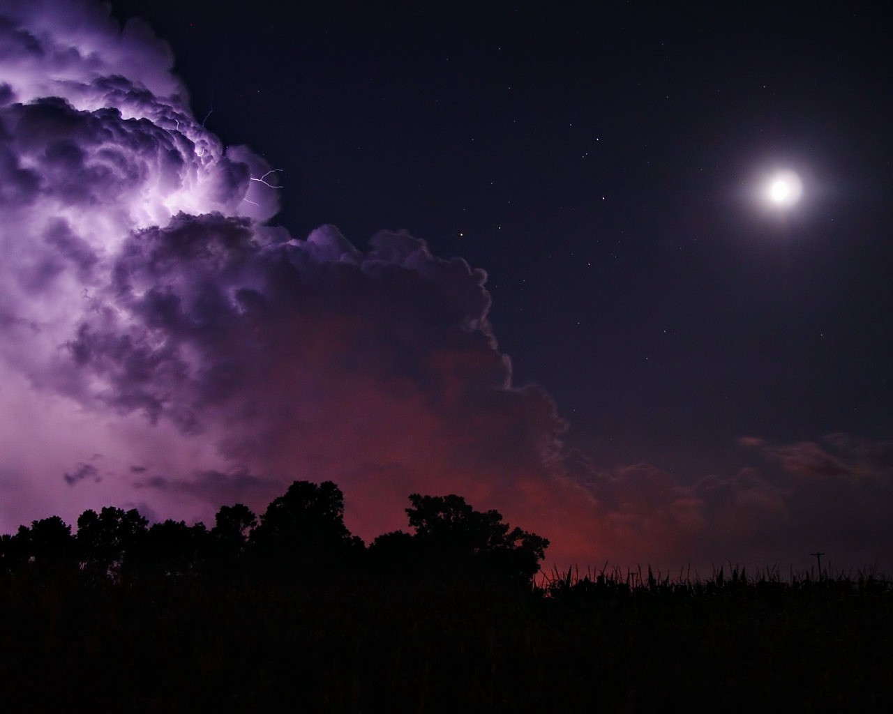 relámpago luna nubes