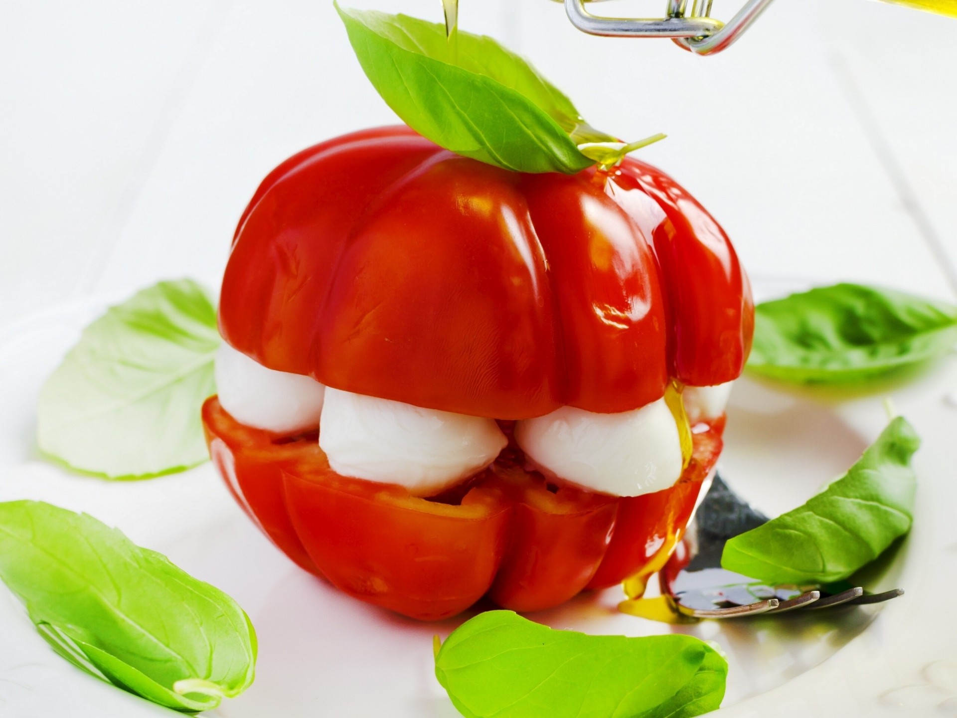 caprese basilic laitue tomate