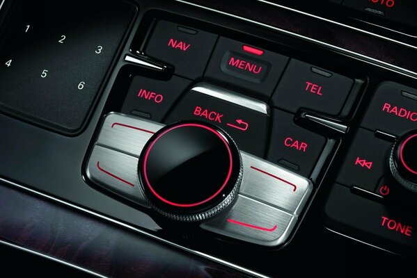 Audi-a8 красив как глаза багиры