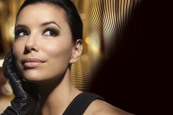 Der mysteriöse Blick von Eva Longoria