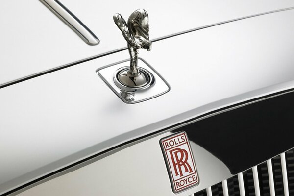 Silver Rolls Royce emblem