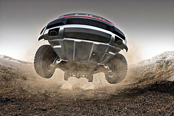 El salto de Ford en el camino del desierto