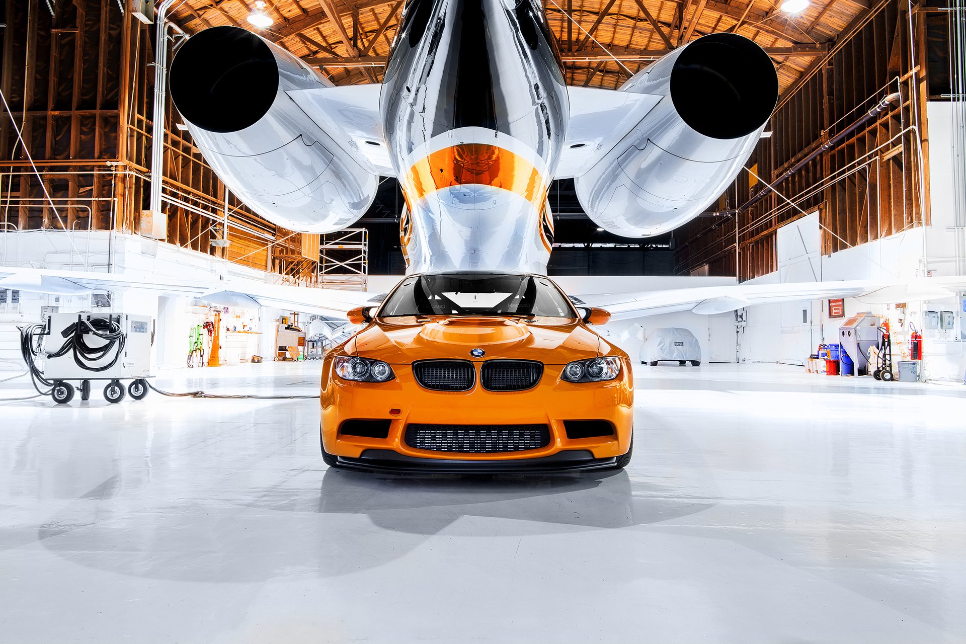 bmw m3 gts pomarańczowy hangar