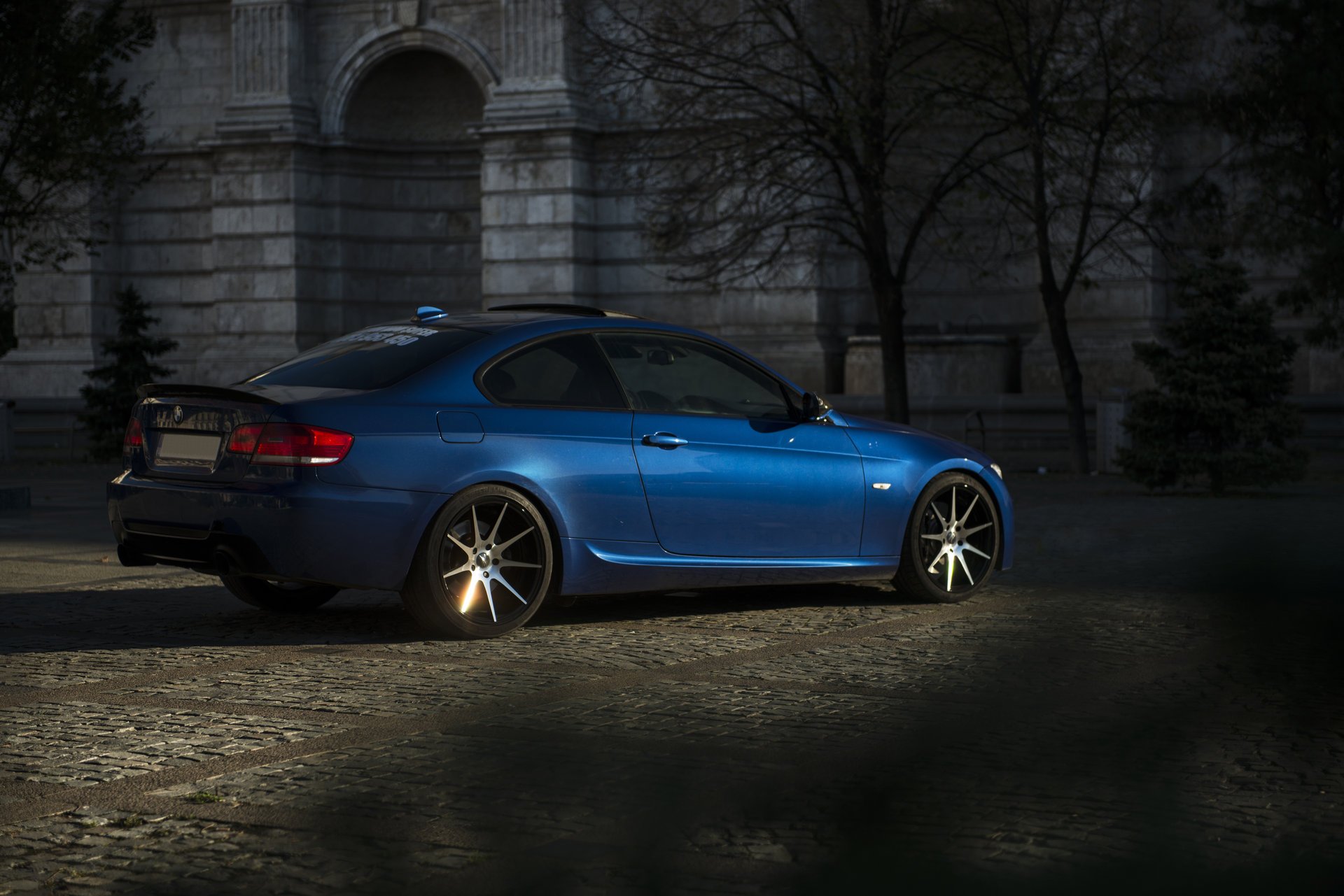 bmw e92 m3 profonda concava bmw tuning blu cerchi blu sera paraurti posteriore