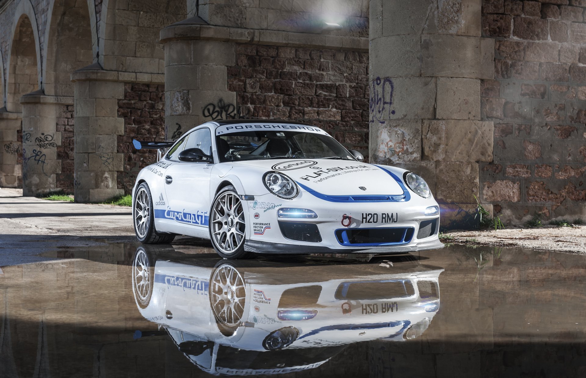 porsche 3.8 carrera s eurocupgt blanc porsche voiture de sport réflexion