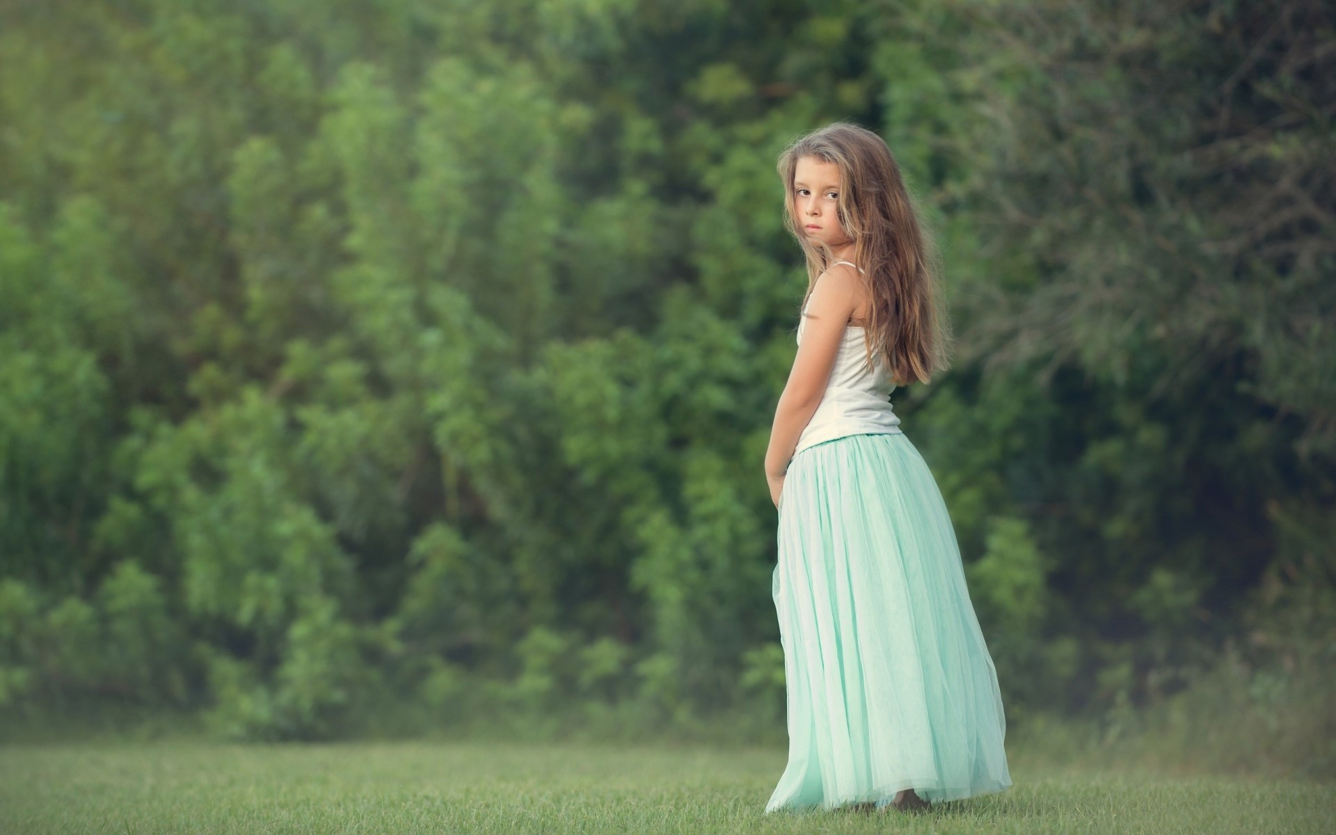 capelli lunghi umore ragazza vista bambino