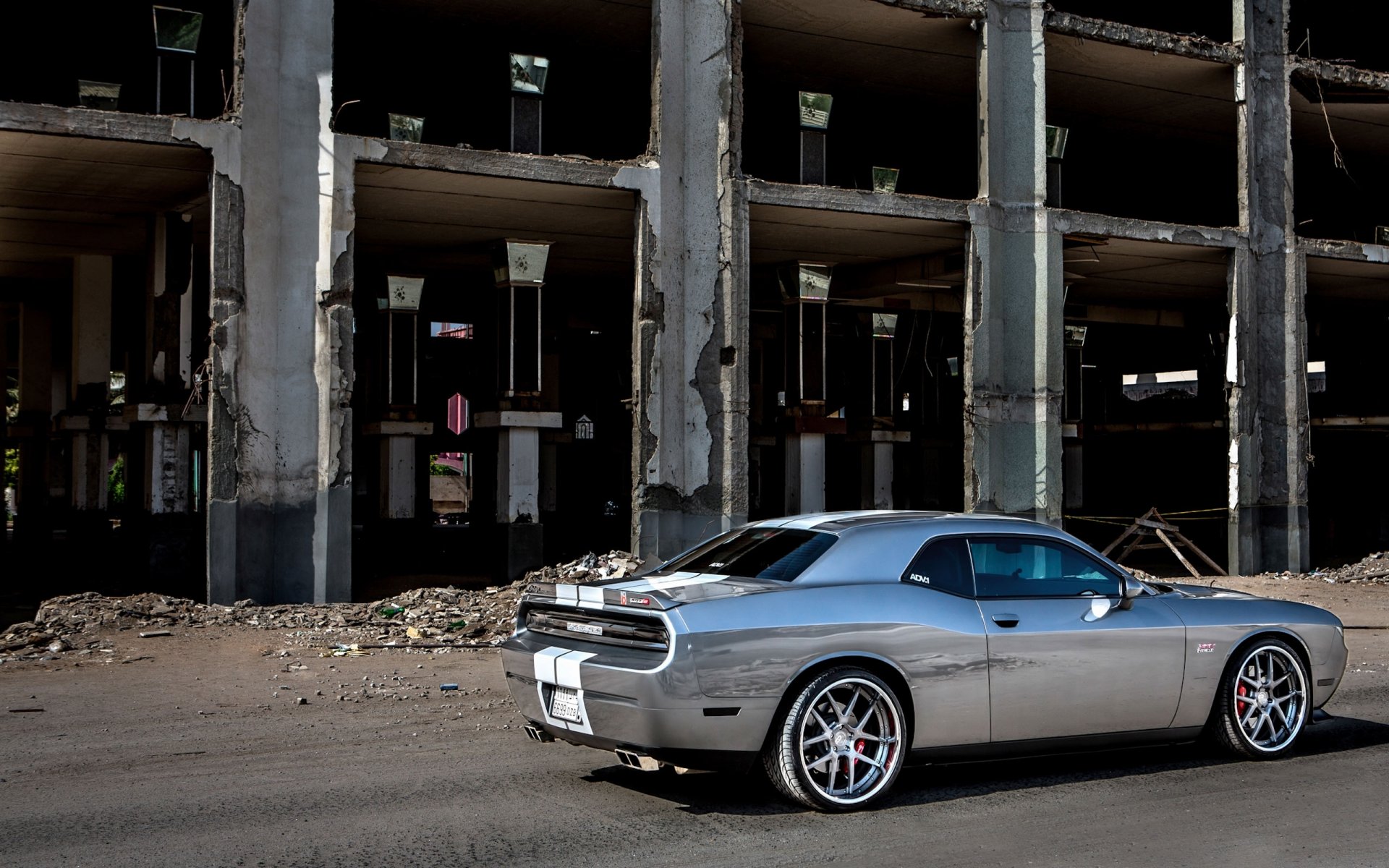 dodge challenger srt8 adv1 auto maslcar gris vue latérale bâtiment tuning dodge