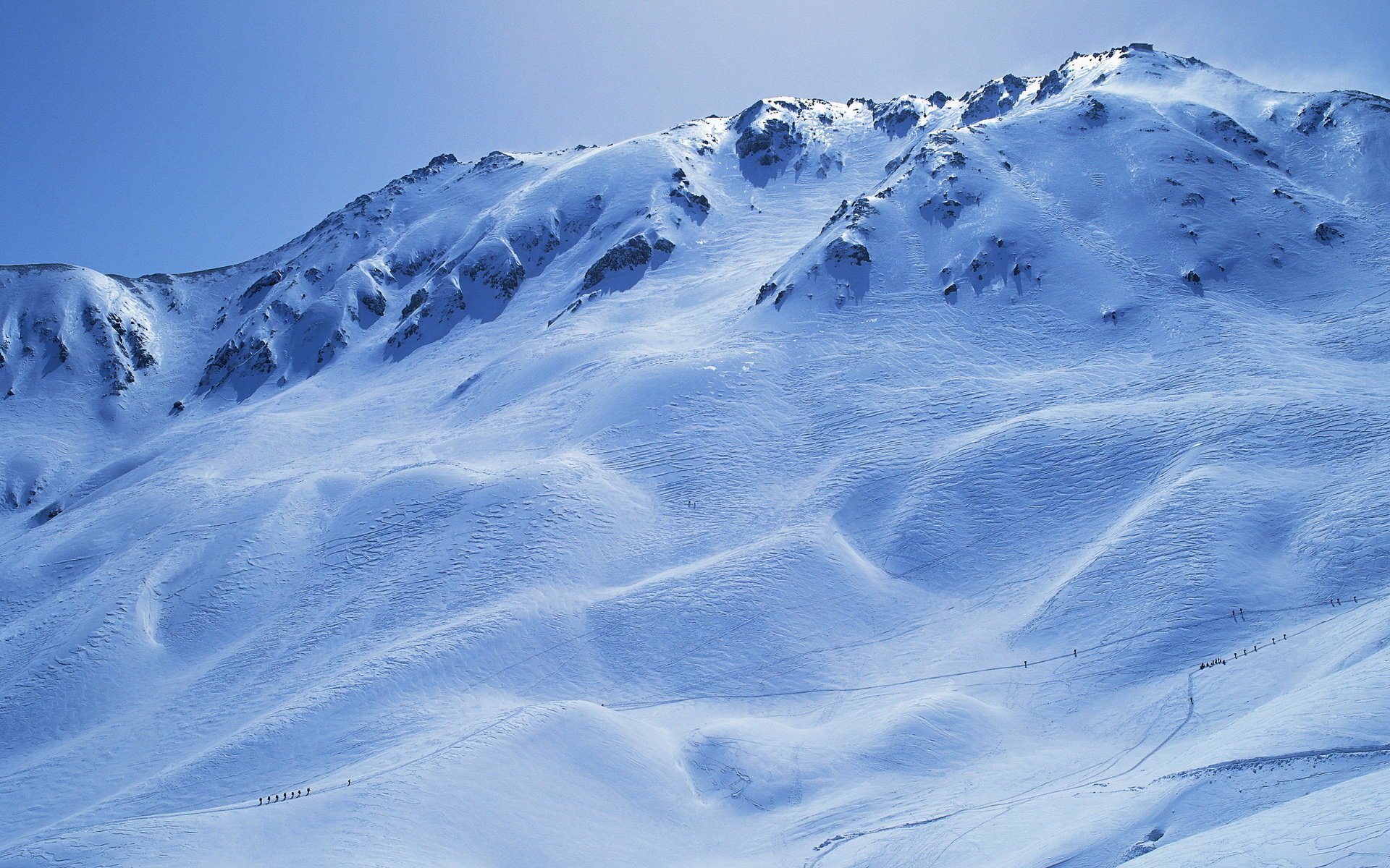 pente pré-avalanche surface de neige montagne