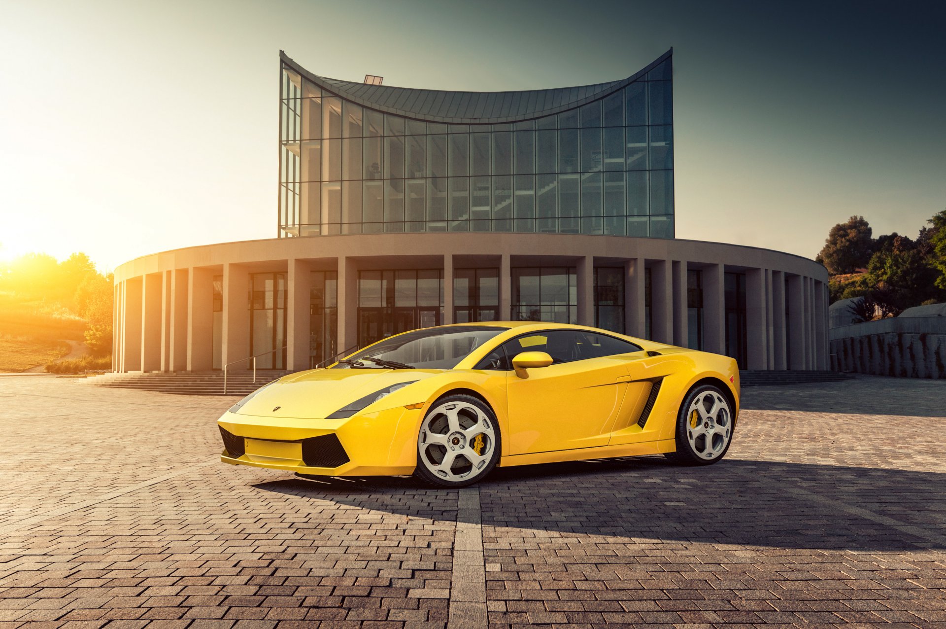 lamborghini gallardo żółty lamborghini gallardo słońce blask