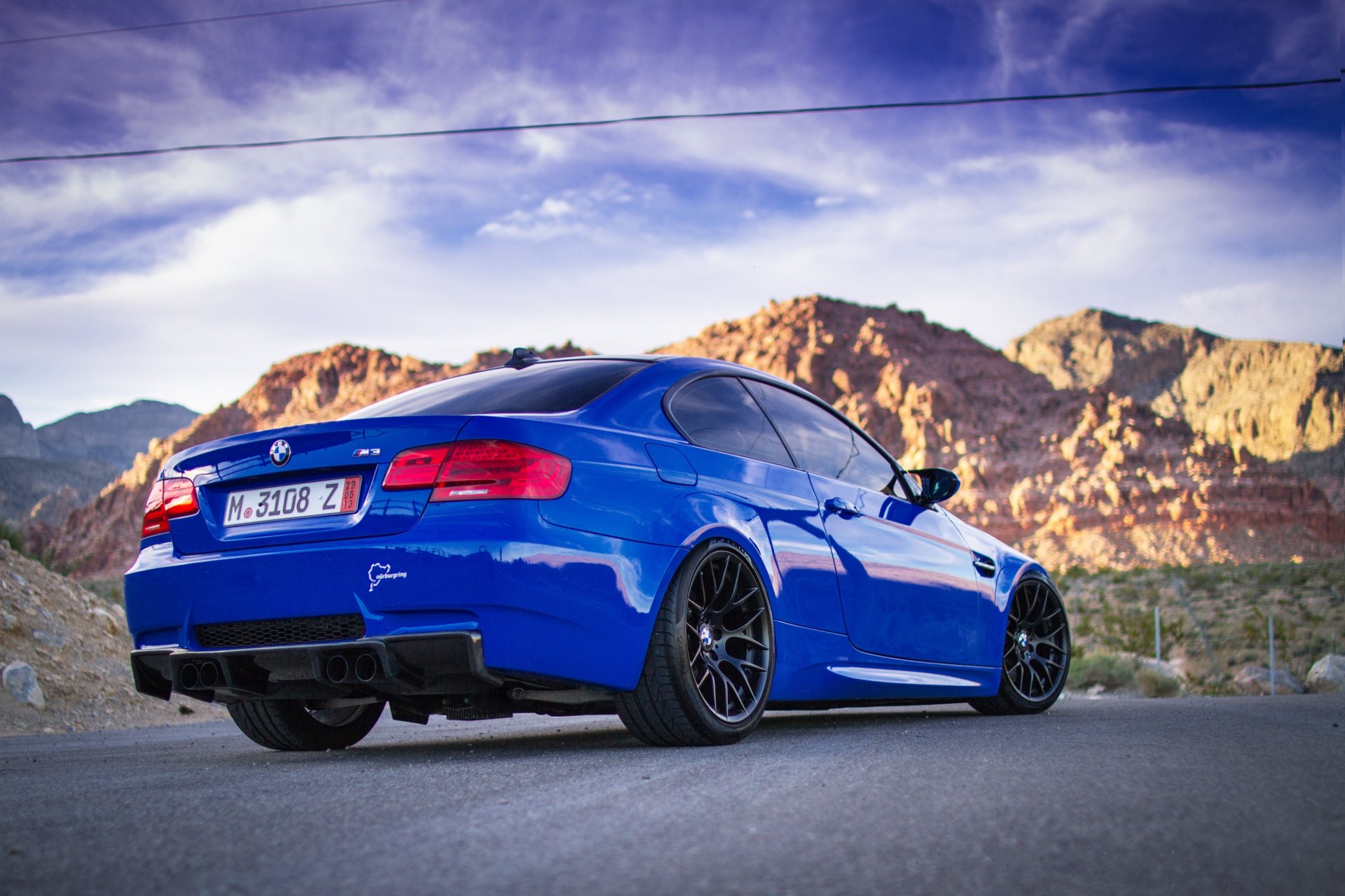 bmw m3 e92 bleu bmw arrière route montagnes ciel nuages