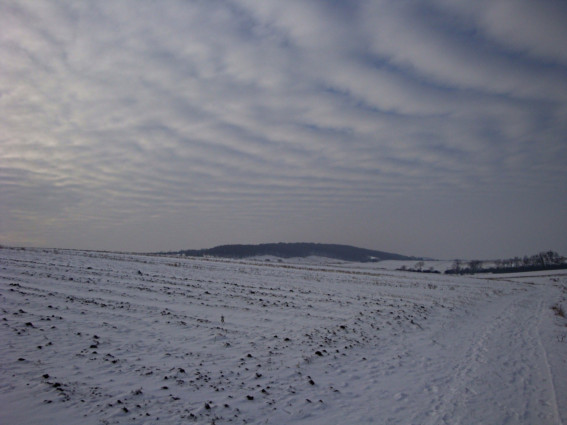 cielo nubes nieve campos montañas