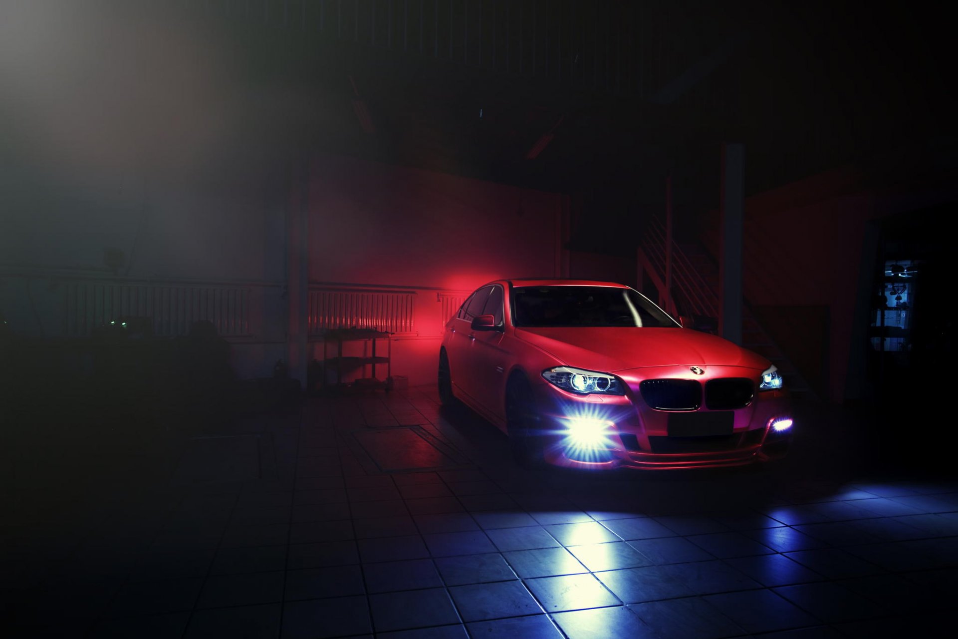 bmw série 5 berline f10 rouge bmw rouge éblouissement