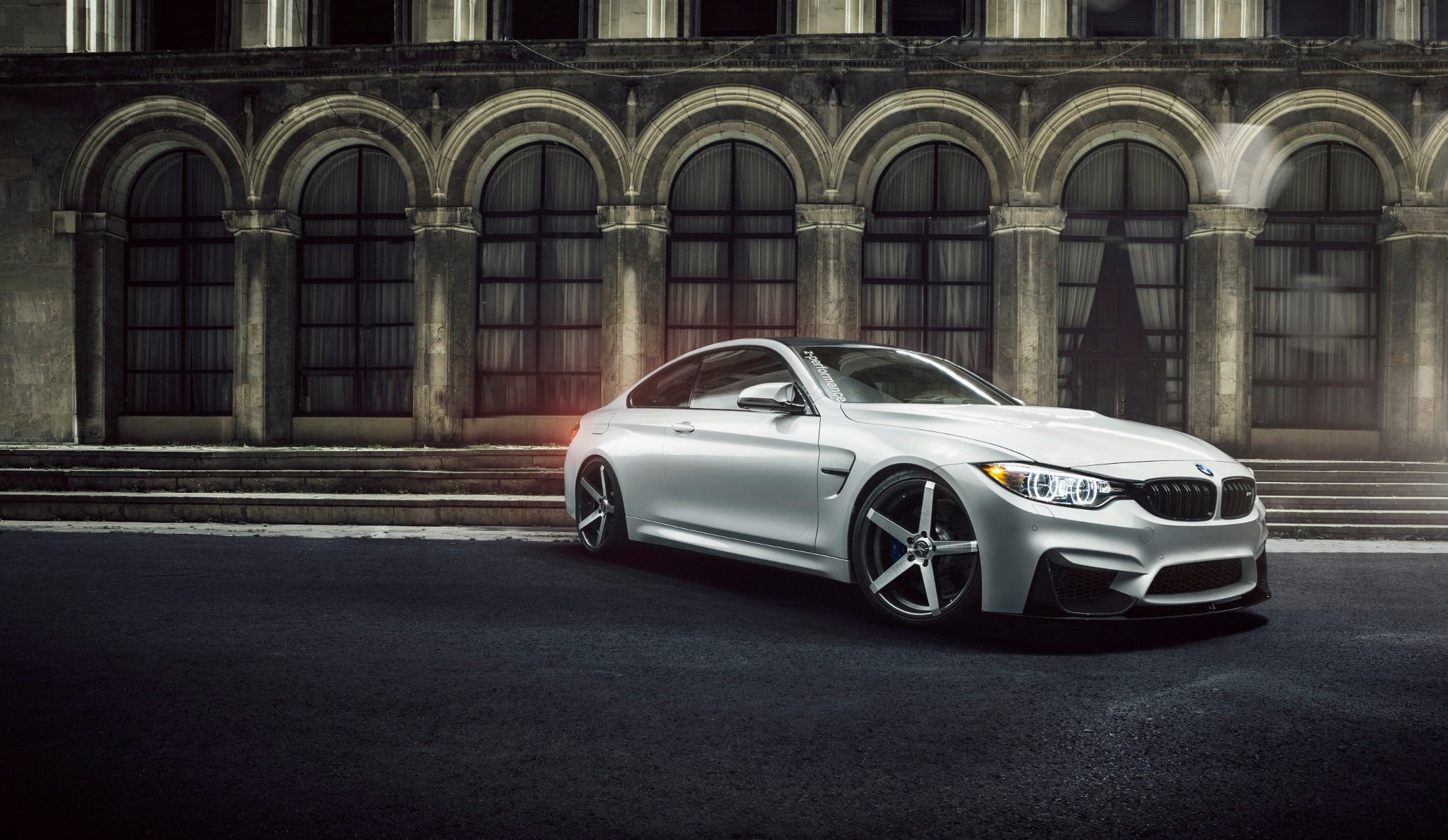 bmw m4 coupe f82 frente blanco ciprian mihai bmw edificio