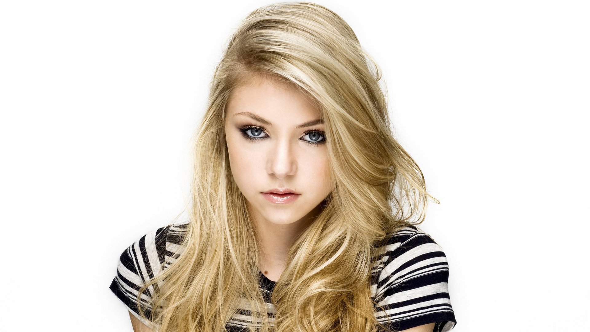 the pretty reckless actress singer singer girl taylor momsen