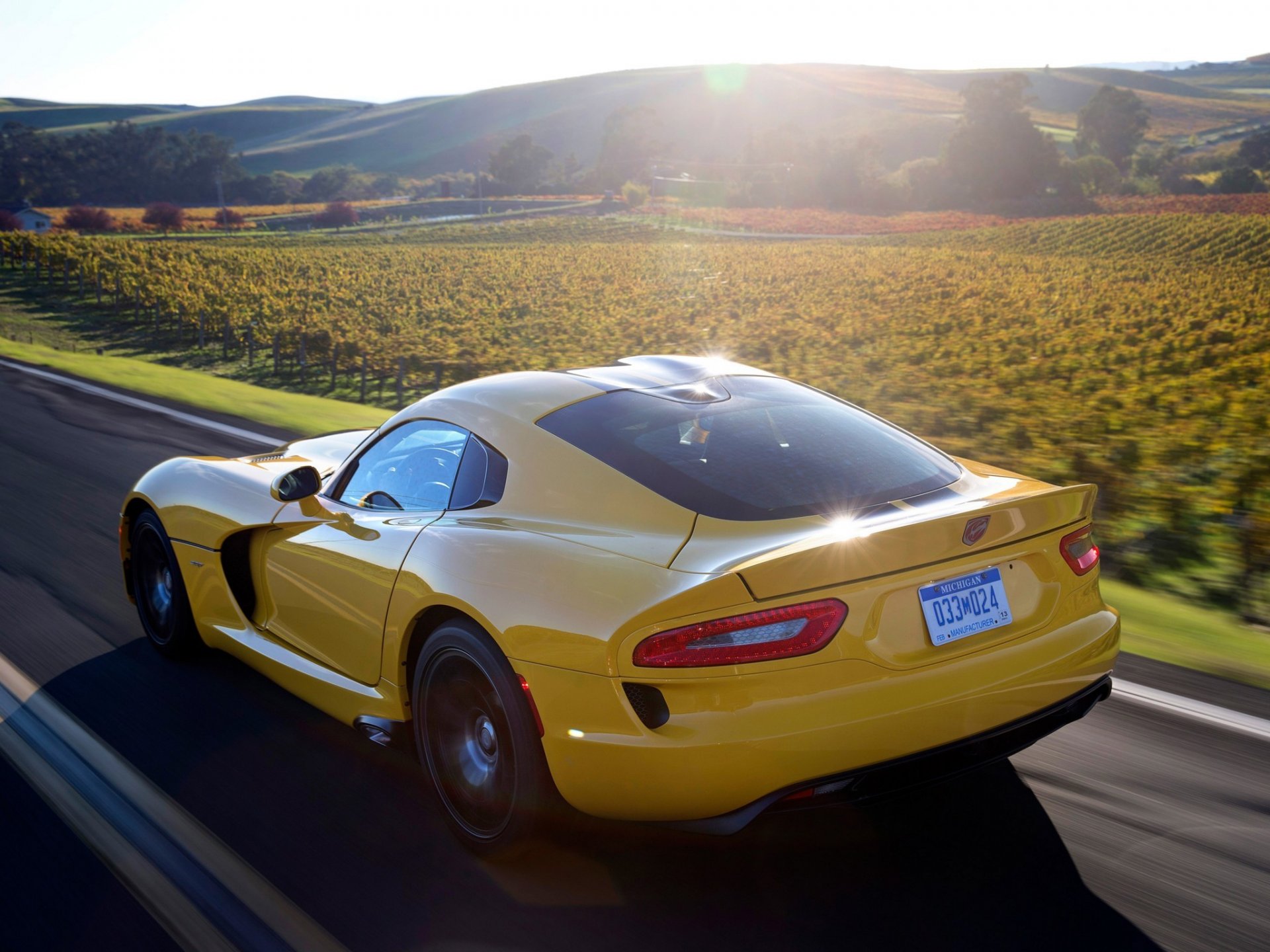 dodge viper srt gts trasero luz sol resplandor carretera campo