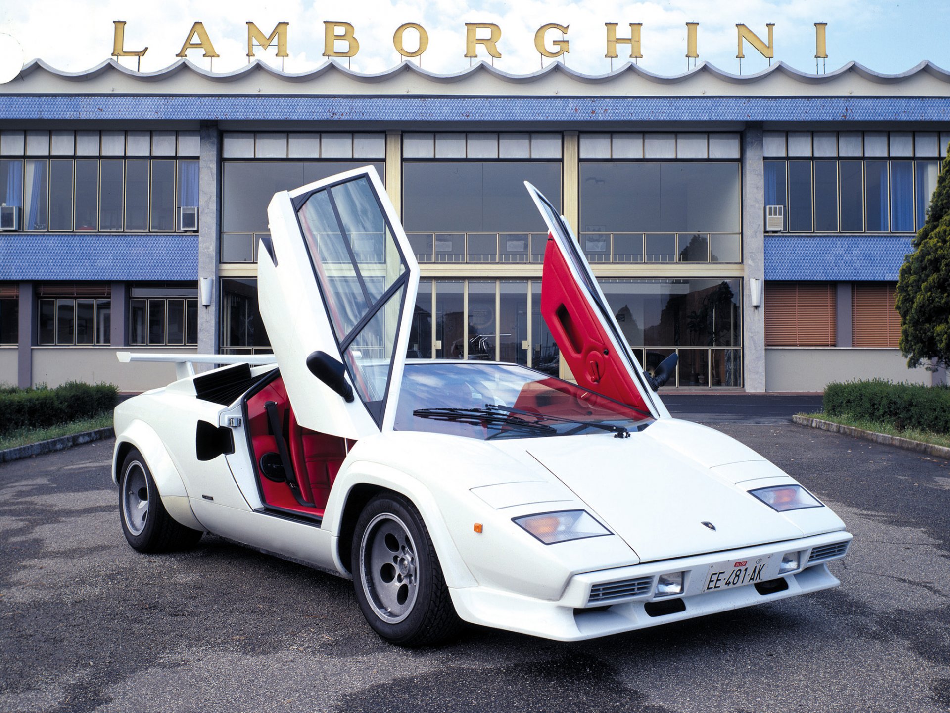 lamborghini countach lp5000 сек ламборгини коунтач двери здание