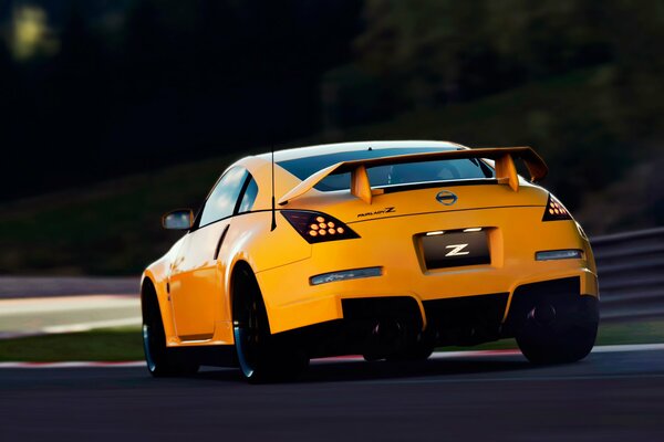 Voiture de sport jaune Nissan