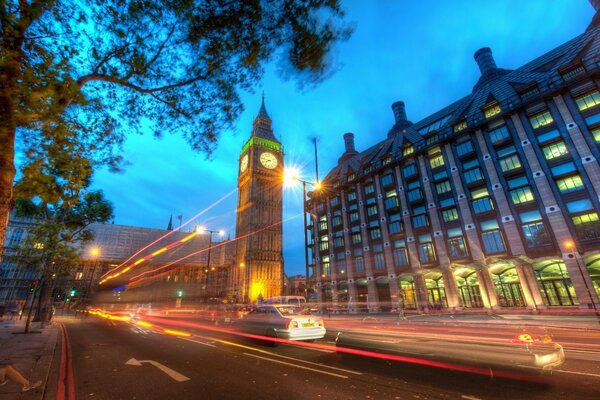 Big Ben in all der Pracht Londons