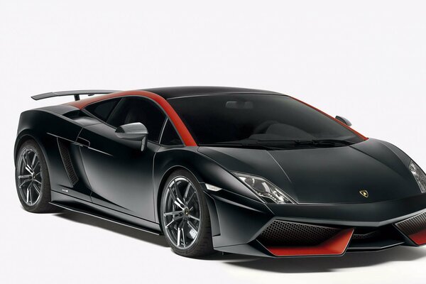 Schwarzer getunter Lamborghini gallardo lp560-4