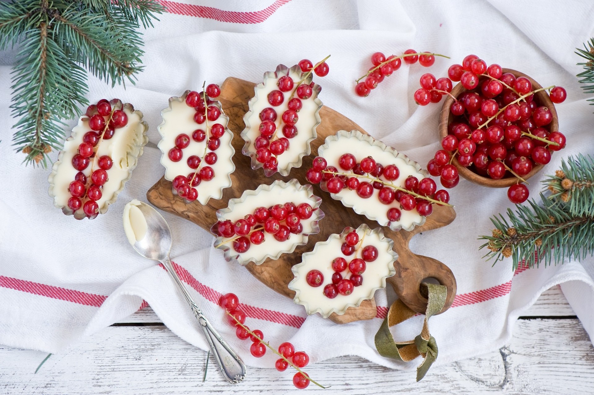 berries red currant dessert