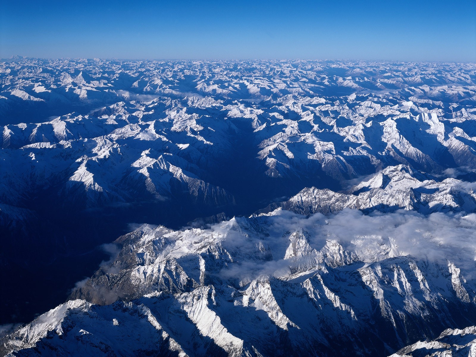 montañas nieve china horizonte