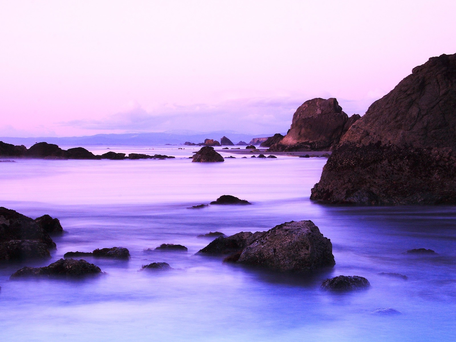 piedras costa agua