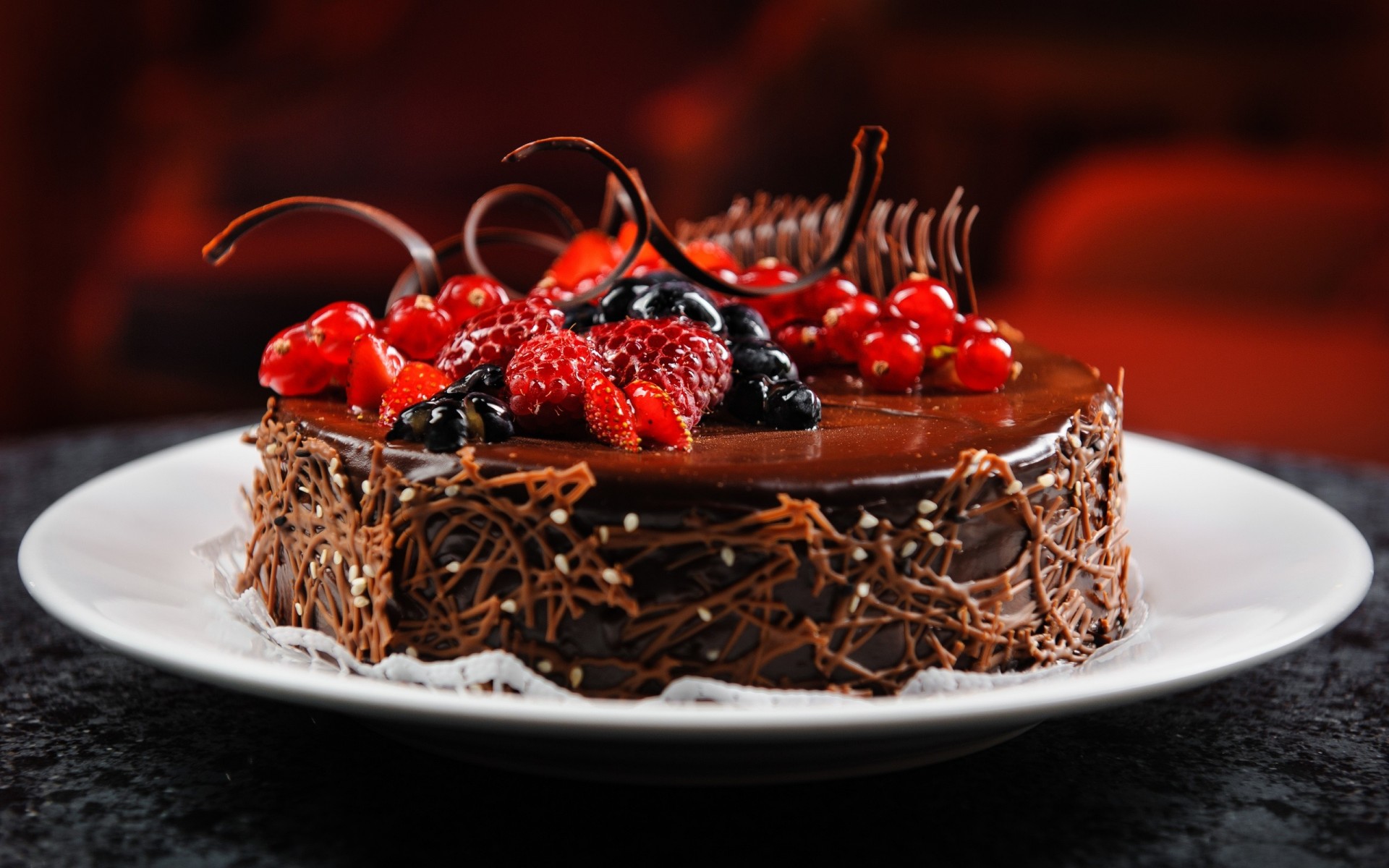 kuchen himbeeren blaubeeren beeren schokolade tafel