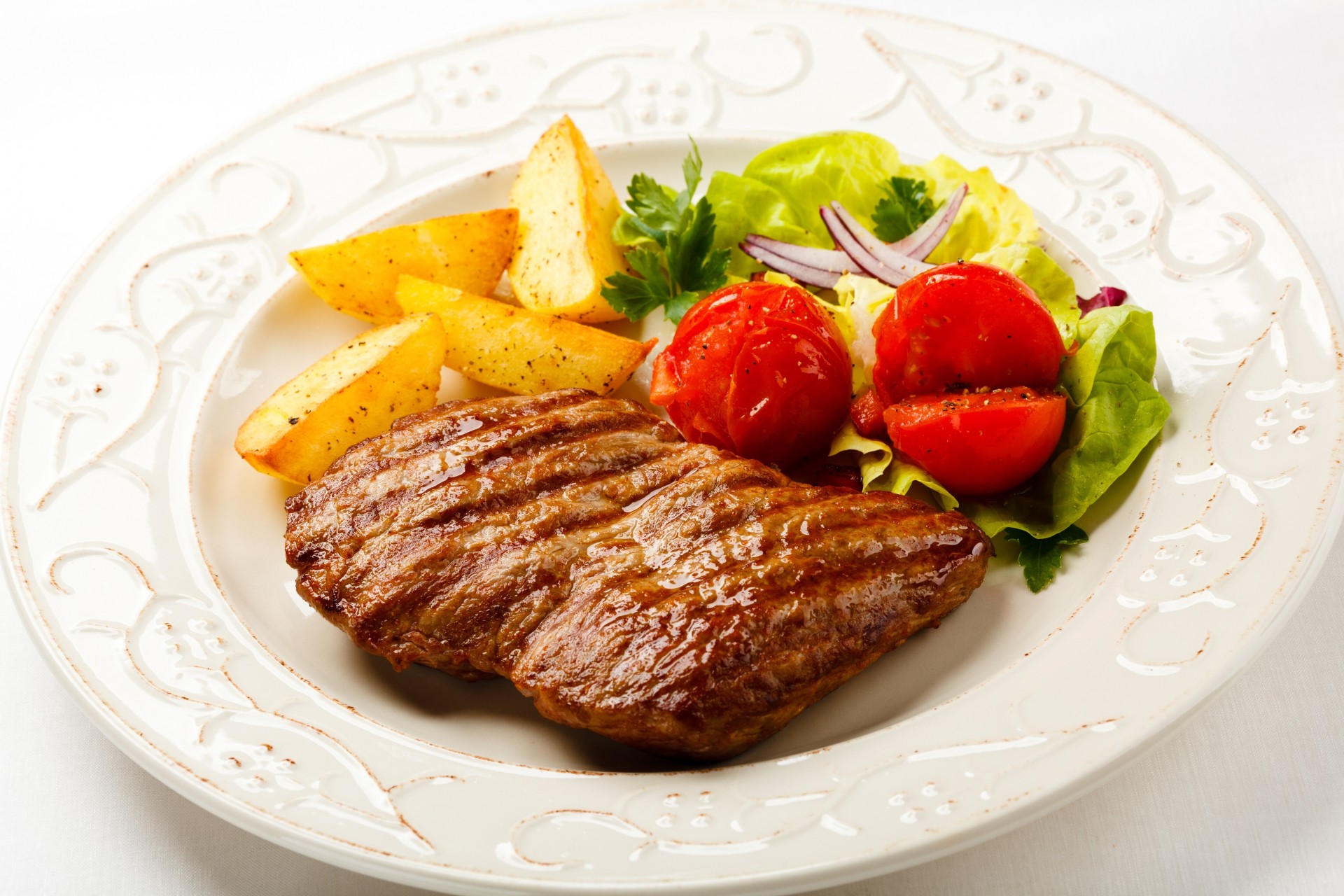 légumes verts pommes de terre rôti côtelette gaz 24 viande