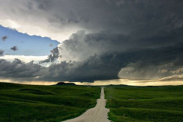 The road to the green hills