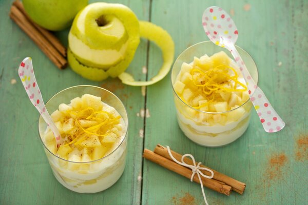 Light apple dessert with cinnamon