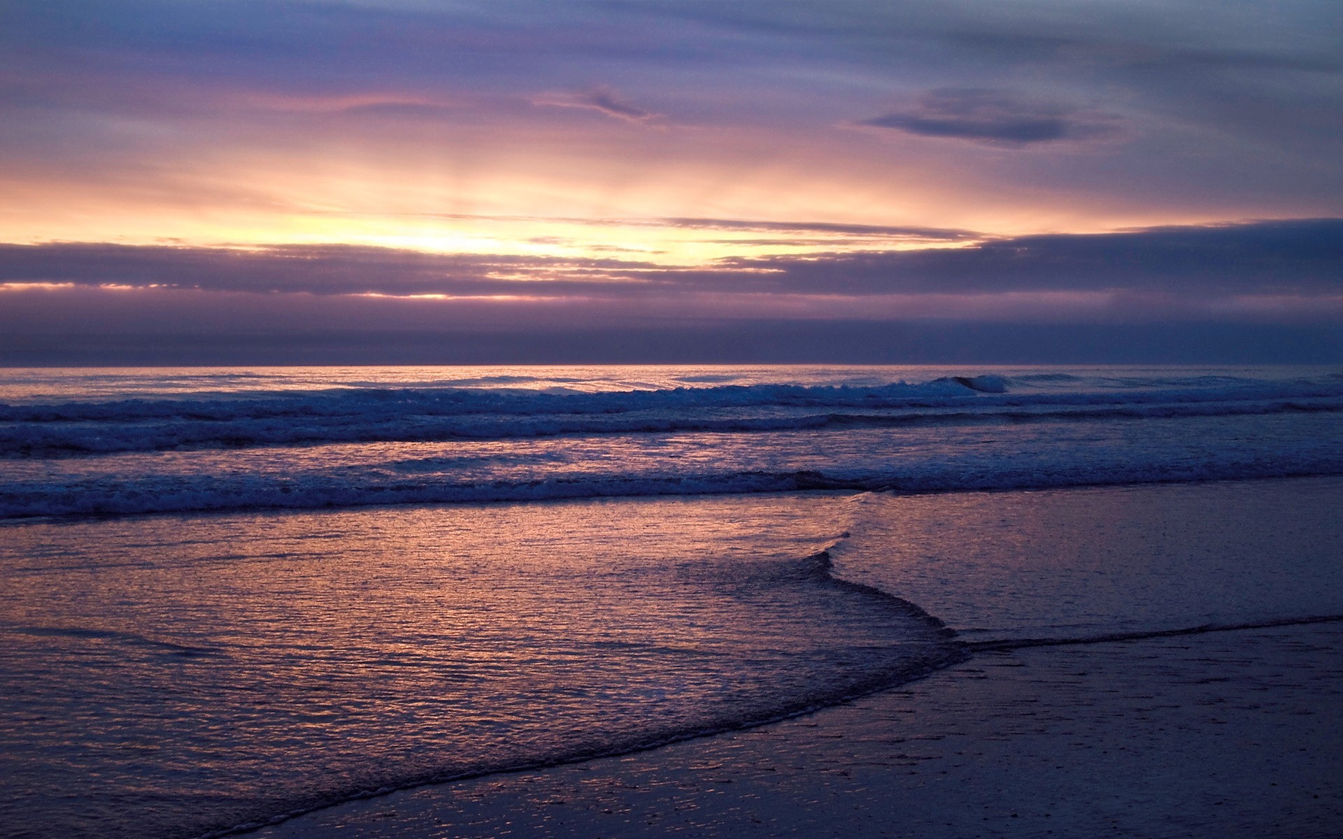 wellen meer wolken