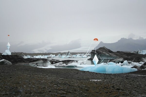 Las paredes de hielo se convierten en piedras