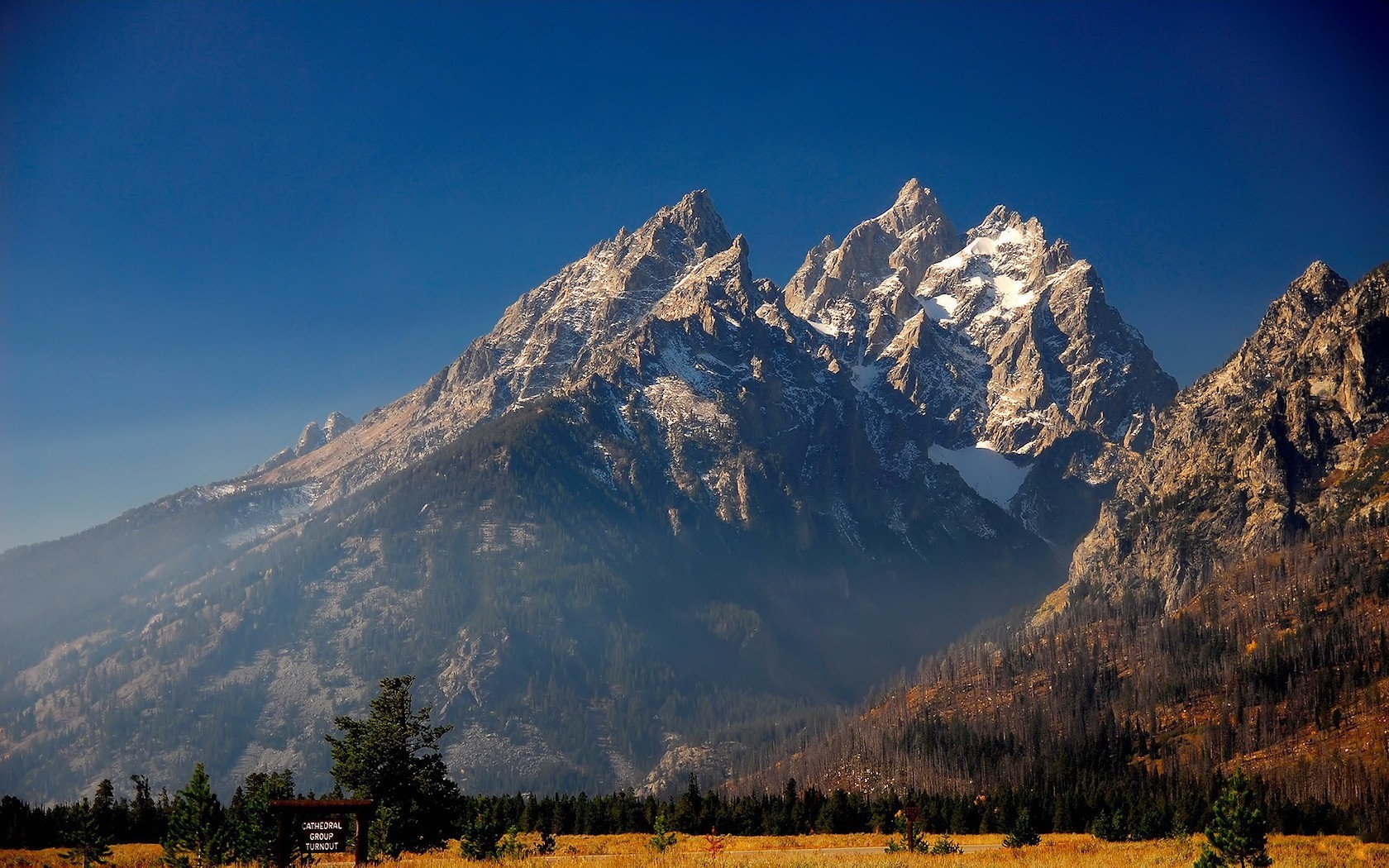 montagne neve blu