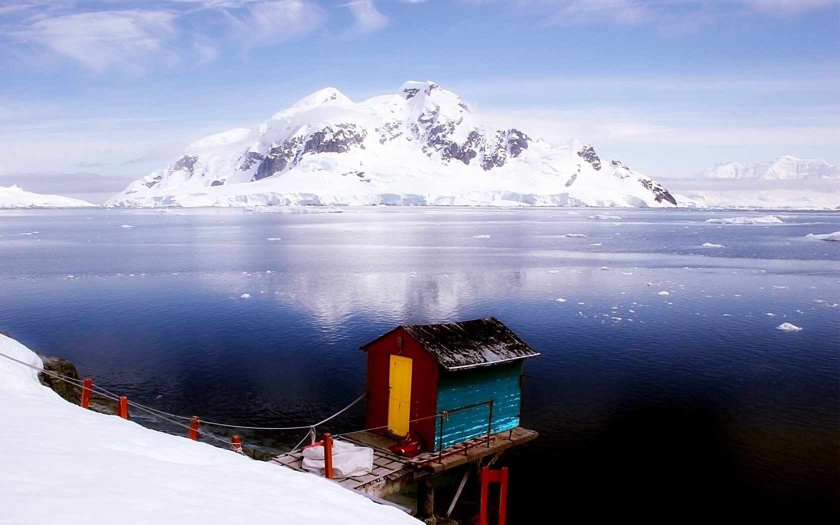 montagnes maison neige