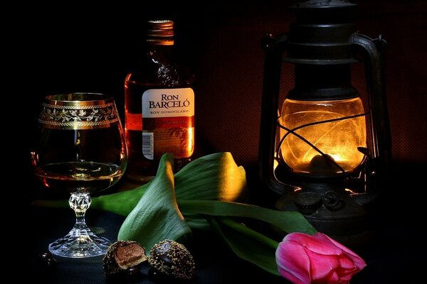 Nature morte avec tulipe et rhum