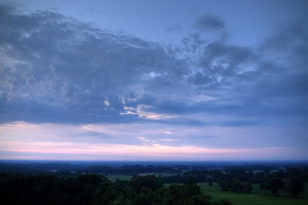 Belle vue sur l horizon dans les nuages