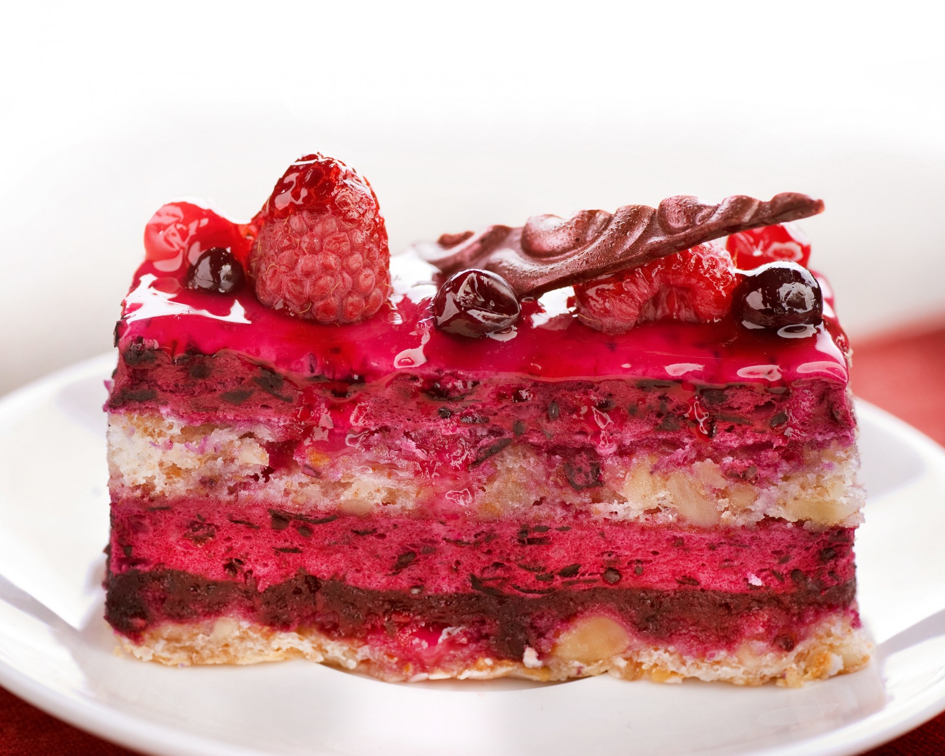 cake raspberry glaze walnut