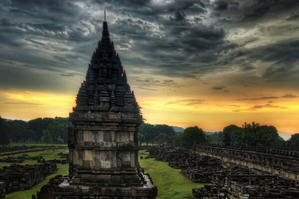 Alter Tempel in Indien, Blick auf den Syara-Tempel in Indien