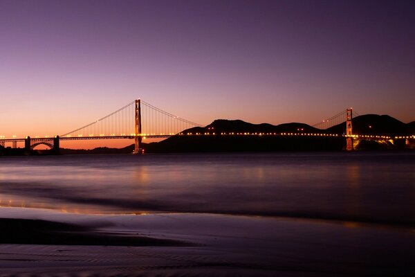 Le Golden Gate Bridge monument de San Francisco 