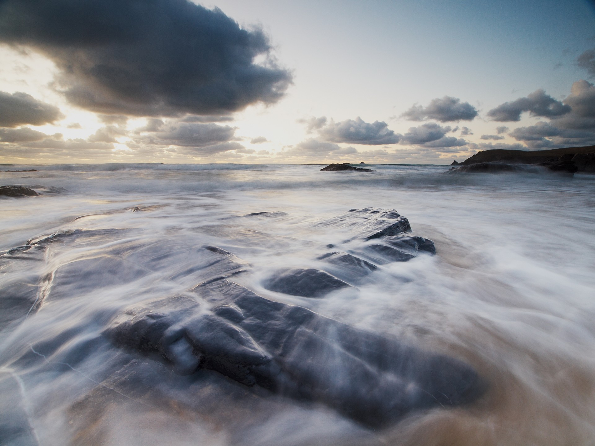 piedras mar agua nubes costa