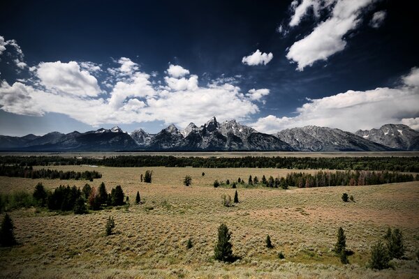 Die Rocky Mountains gehen in die Wolken