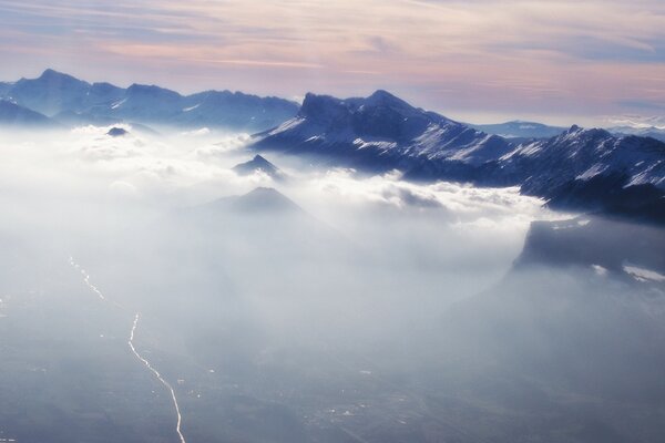 Berge Winter Wolken Fluss