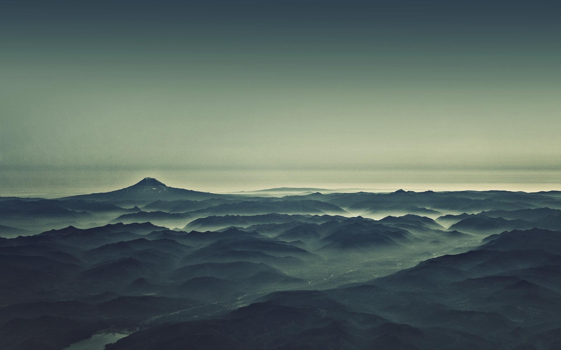 montagnes brouillard matin rivière