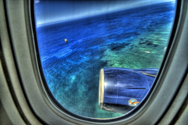 Vista del mare dall aereo. Bellezza dall alluminatore