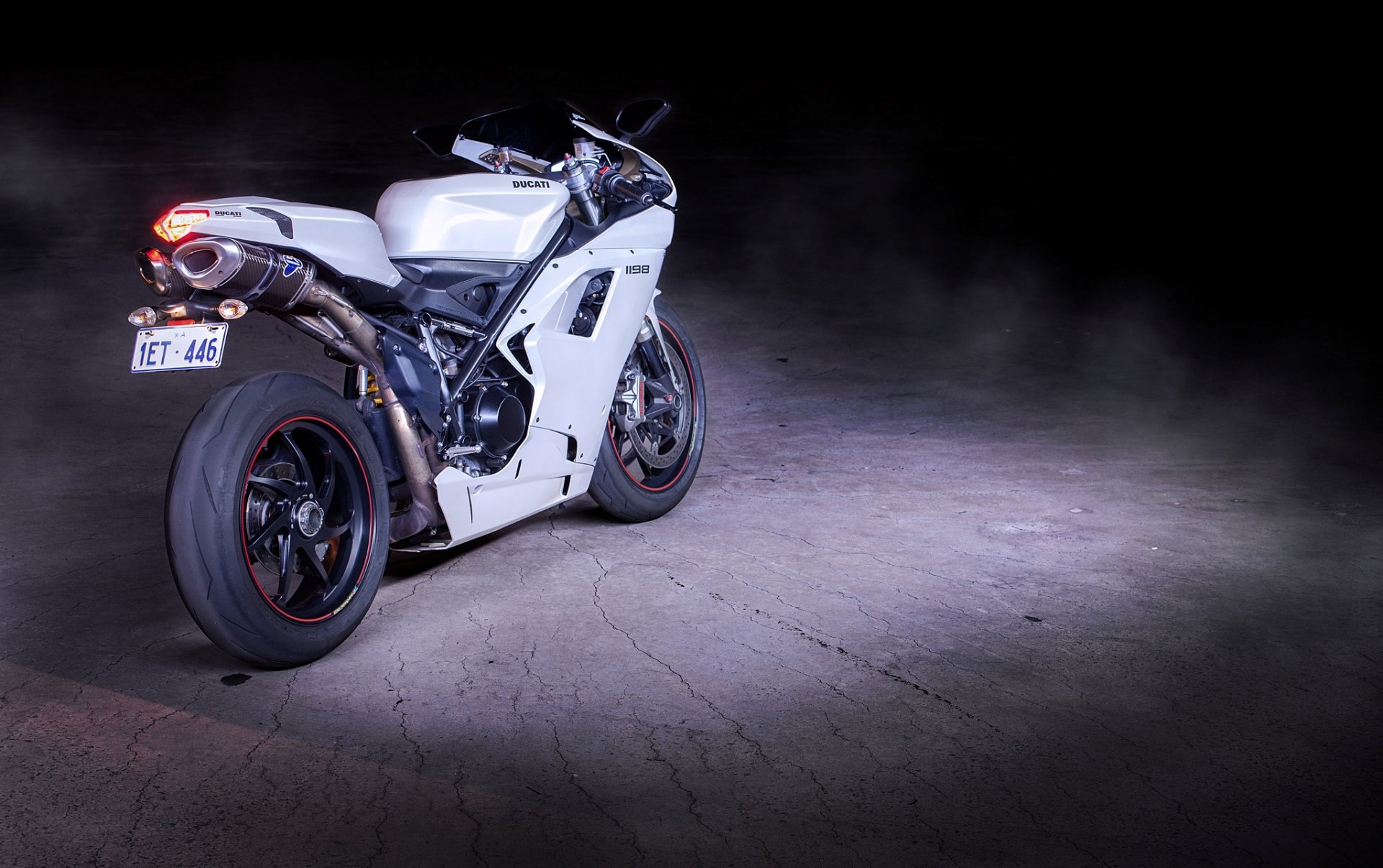 ducati 1198 blanc vélo supersport moto ducati vue arrière beaton