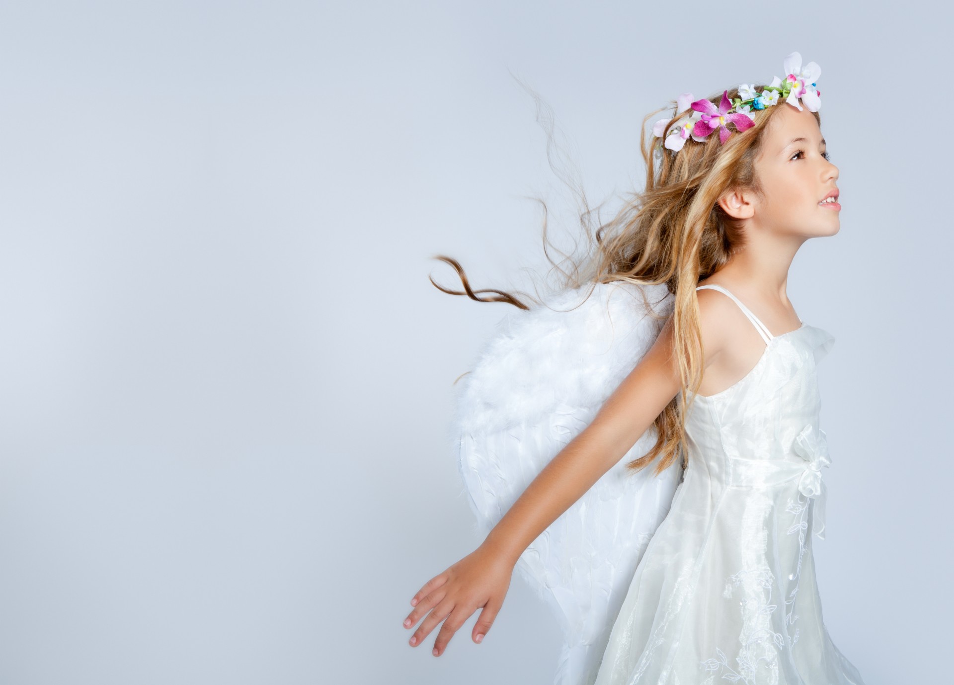 girl dress long-haired crown