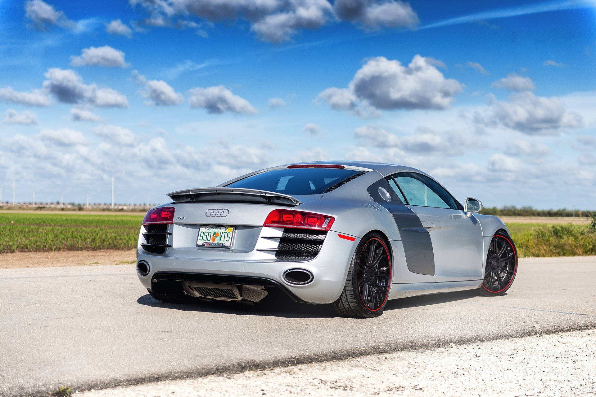 audi r8 silber audi r8 silber rückseite straße himmel wolken