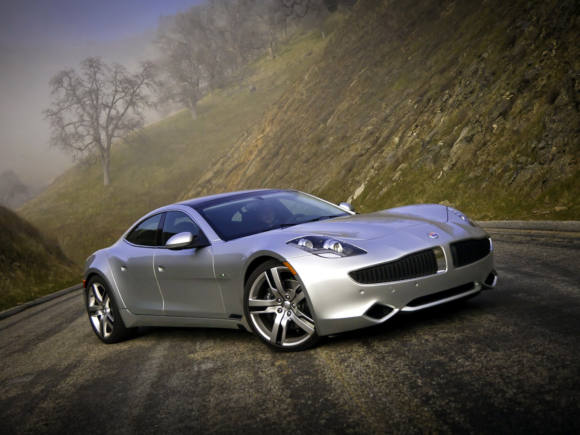 auto auto fisker karma grigio strada fisker mai