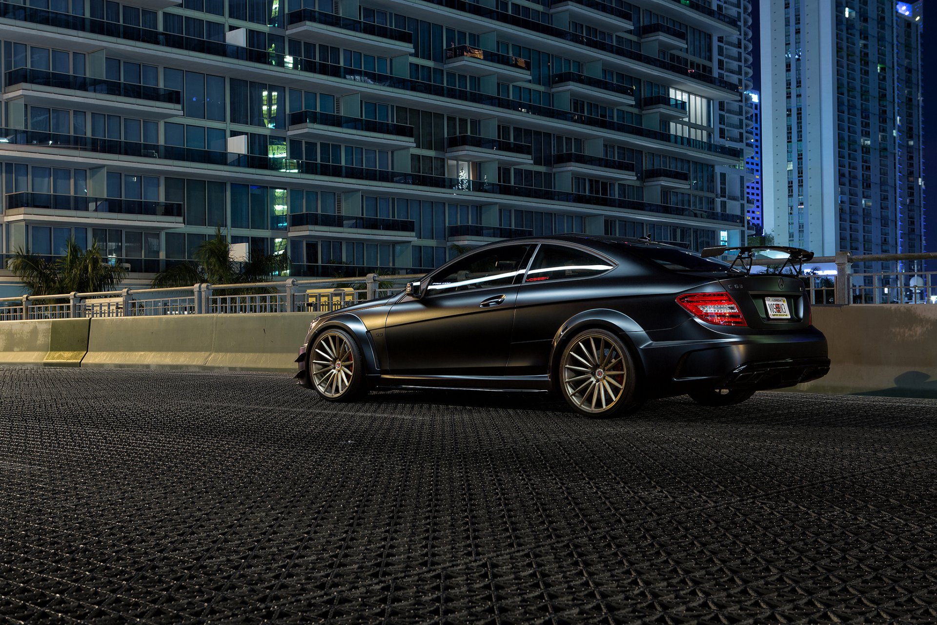 mercedes-benz c-klasse c63 amg nero posteriore